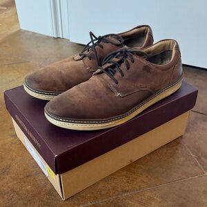 Johnston & Murphy Brown Leather Derby Shoes with Black Laces